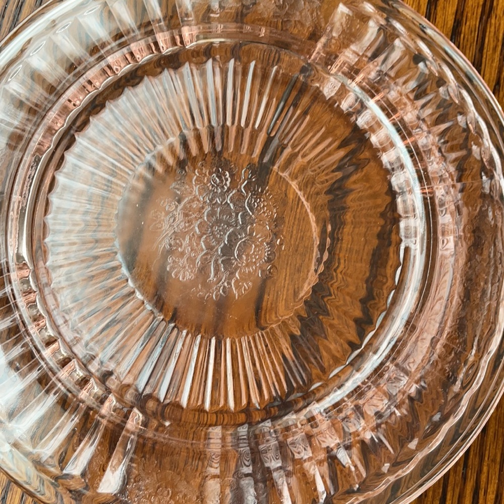 Vintage set of two 7 inch pink glass cake plates - Picture 2 of 4